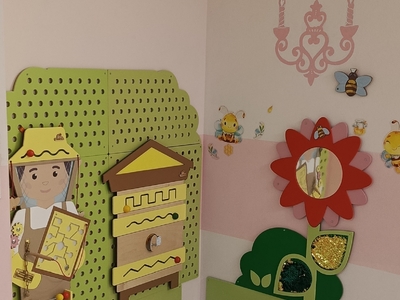 Бизиборды для игр детей  в коридоре ДОУ