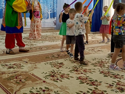 Игра "Покатаемся на карусели"