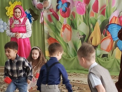 Играем с Машей и медведем